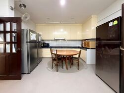 Phillips Avenue (D19), Terrace #577090771